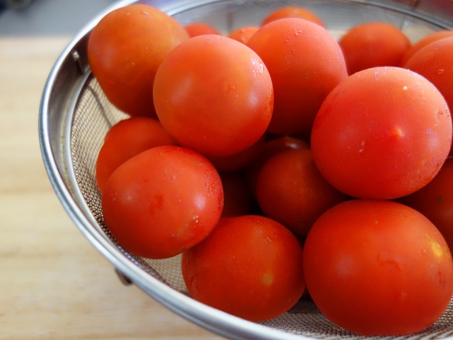 熟して柔らかくなったトマトの大量消費にフレッシュ生ジュースが旨い